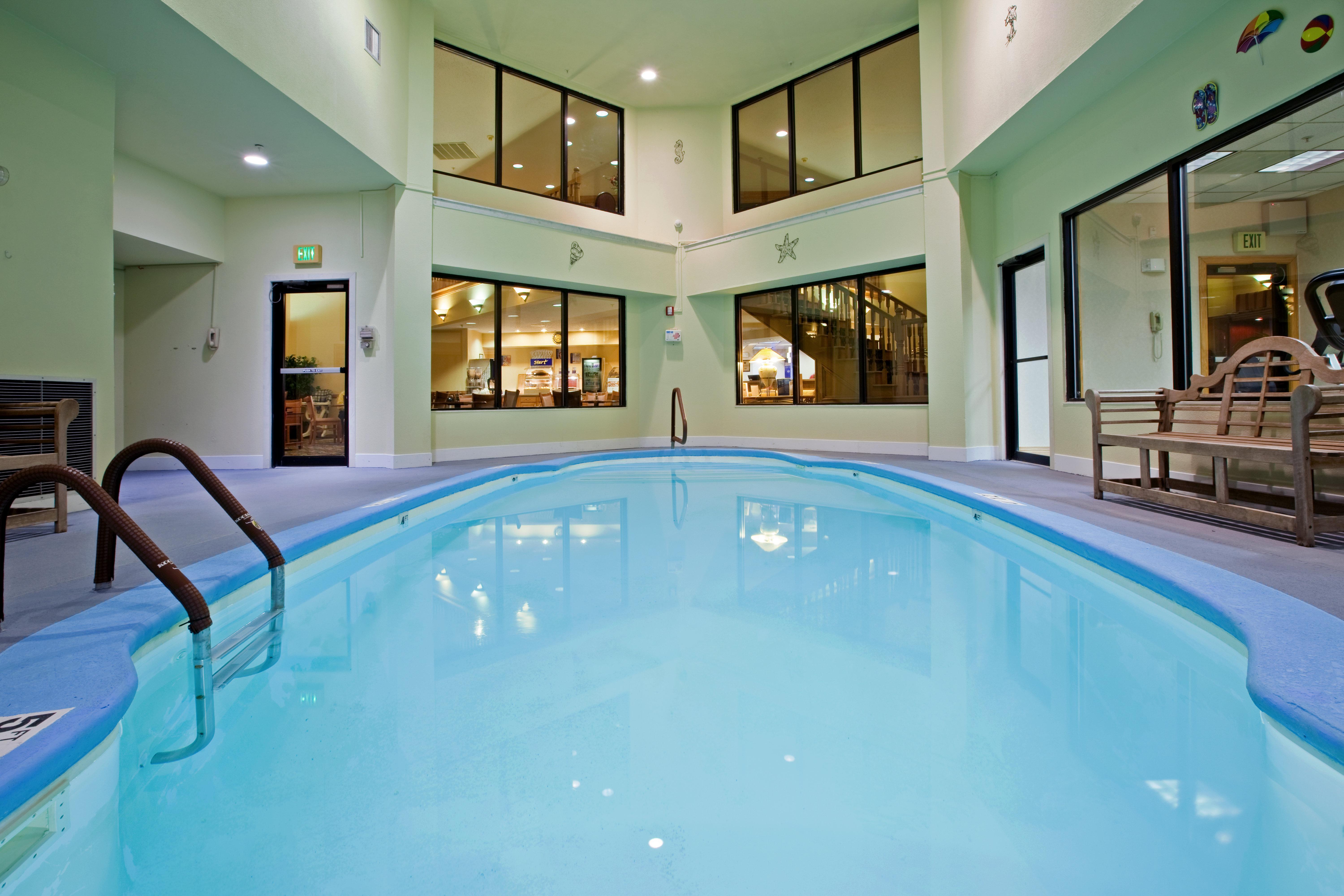 Holiday Inn Express Washington Facilities photo